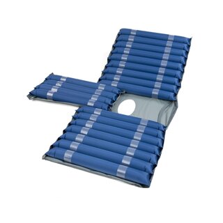 Matras tegen doorligwonden met compressor uitneembaar deel voor ontlasting en urine